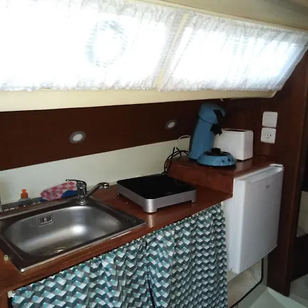 Nuit Sur Un Voilier Love hotel *